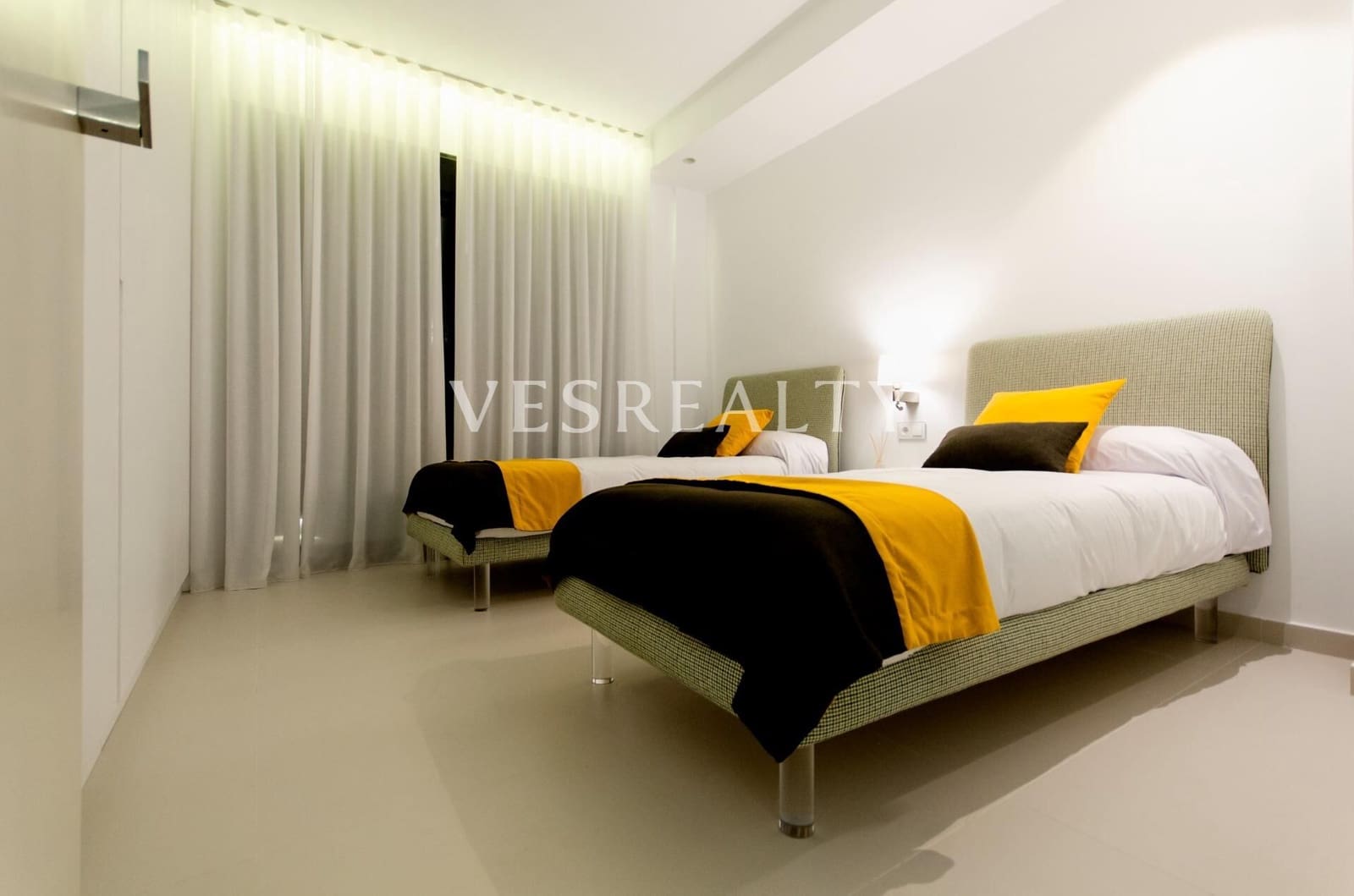 4 Zimmer Villa zu verkaufen in Campoamor mit Pool - 1.175.000 € (Ref: 8944750)