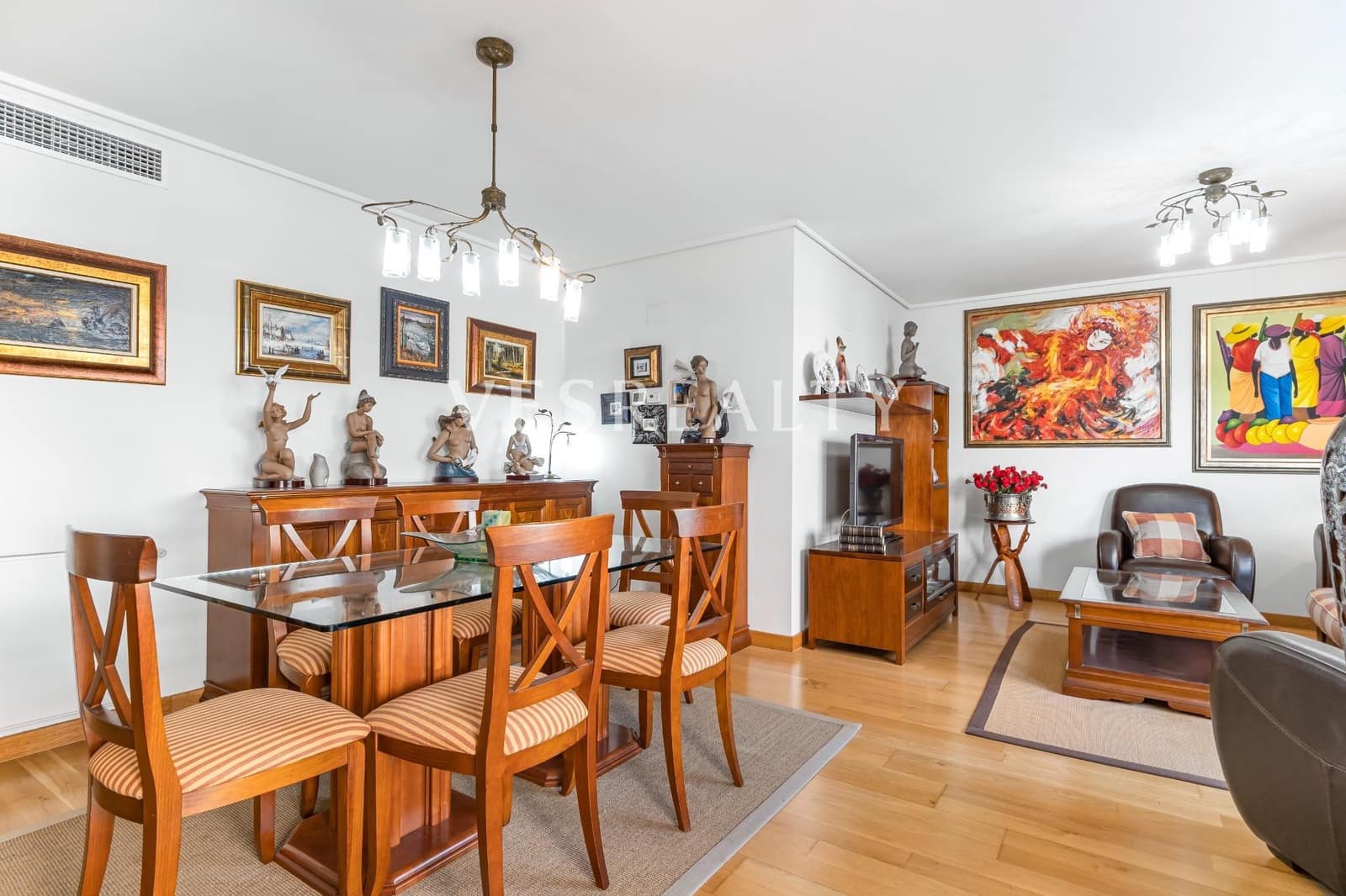 4 soveværelse Lejlighed til salg i Alicante by med garage - € 450.000 (Ref: 8944752)