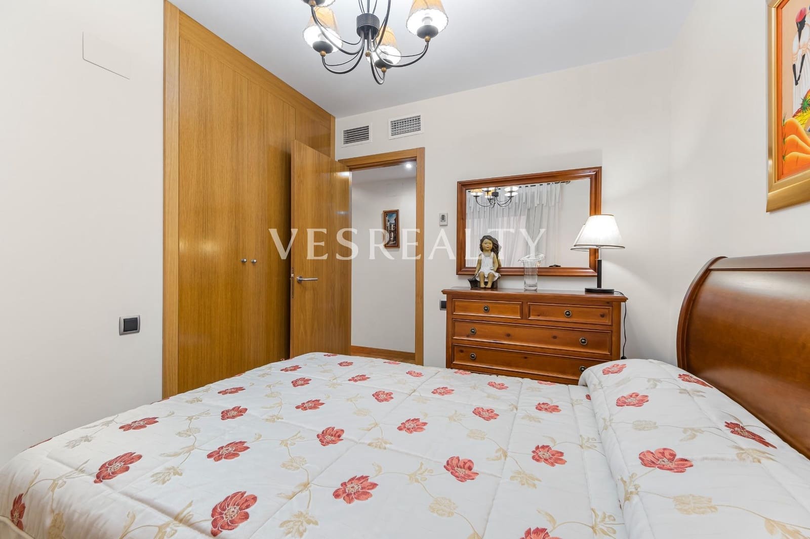 4 soveværelse Lejlighed til salg i Alicante by med garage - € 450.000 (Ref: 8944752)