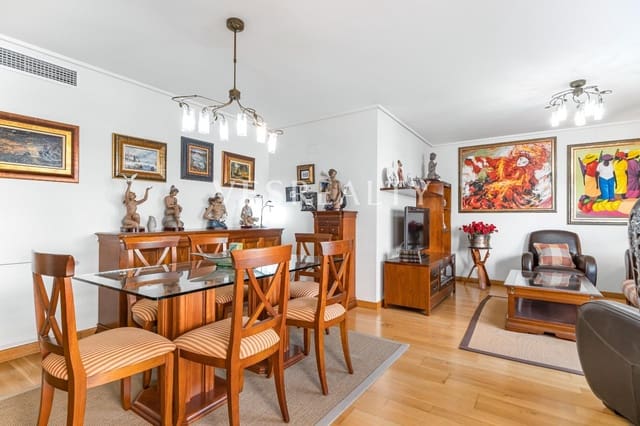 4 bedroom Apartment for sale in Benalúa, Alicante / Alacant city with garage - € 450,000 (Ref: 8944752)