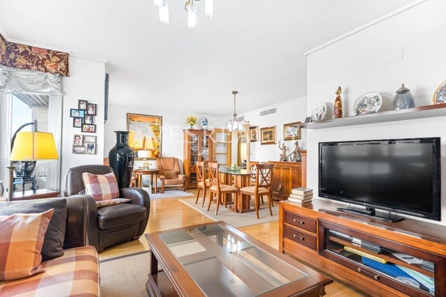 4 bedroom Apartment for sale in Benalúa, Alicante / Alacant city with garage - € 450,000 (Ref: 8944752)