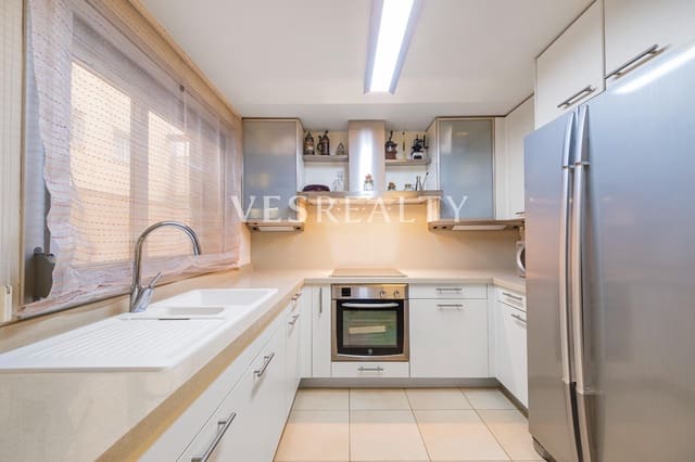 4 bedroom Apartment for sale in Benalúa, Alicante / Alacant city with garage - € 450,000 (Ref: 8944752)