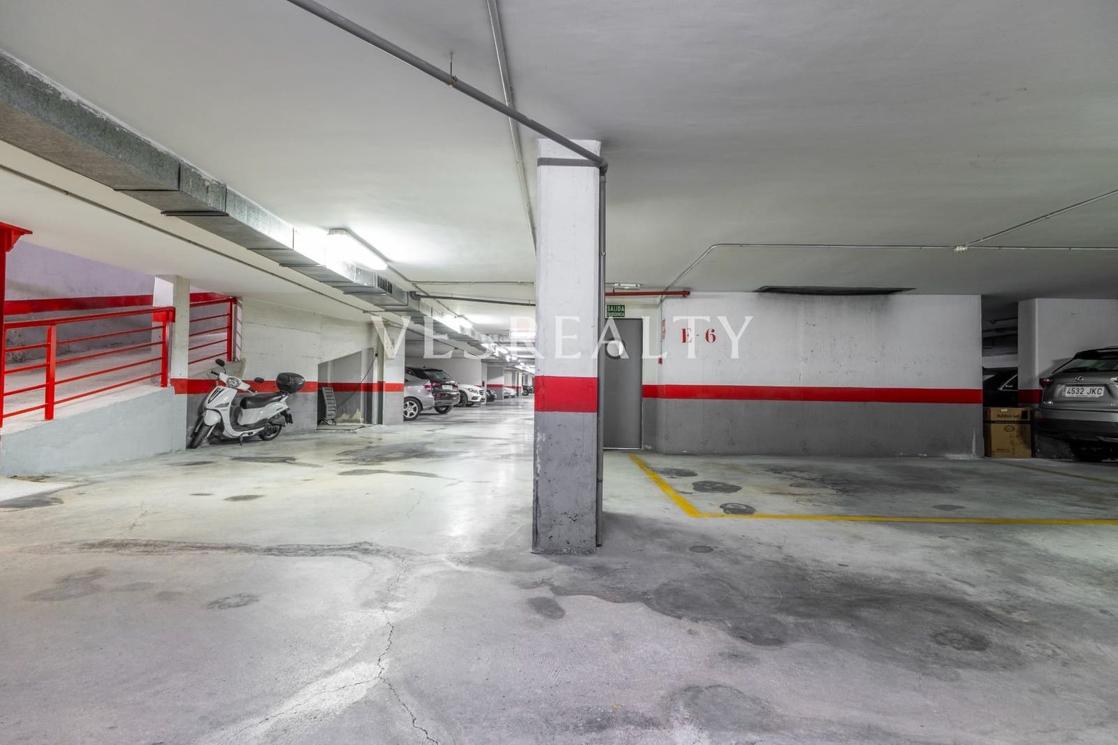 4 soveværelse Lejlighed til salg i Alicante by med garage - € 450.000 (Ref: 8944752)