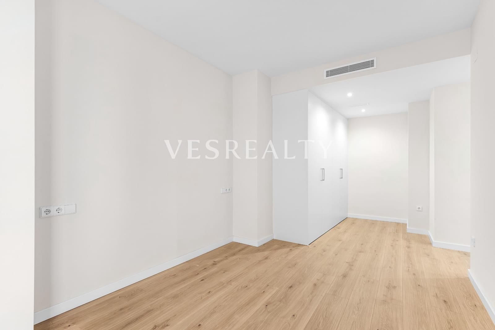 4 slaapkamer Flat te koop in Alicante stad - € 1.080.000 (Ref: 8944763)