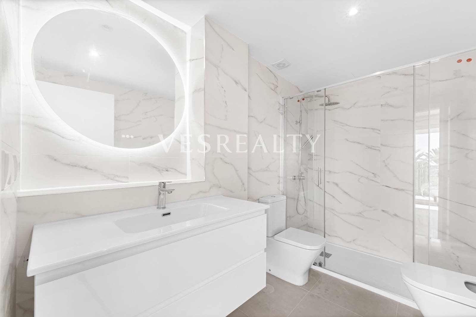 4 slaapkamer Flat te koop in Alicante stad - € 1.080.000 (Ref: 8944763)