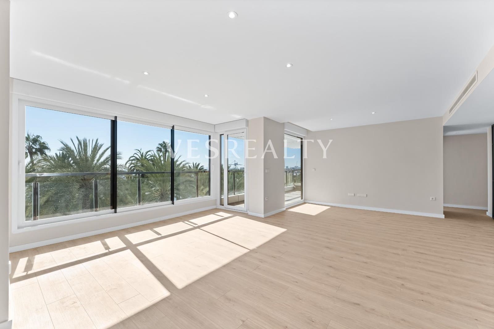 4 slaapkamer Flat te koop in Alicante stad - € 1.080.000 (Ref: 8944763)