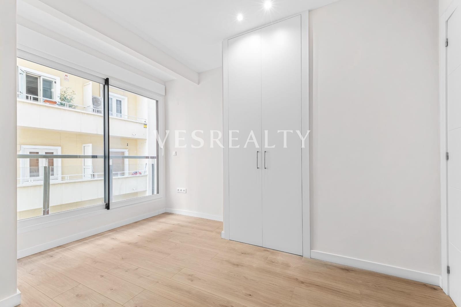 4 slaapkamer Flat te koop in Alicante stad - € 1.080.000 (Ref: 8944763)