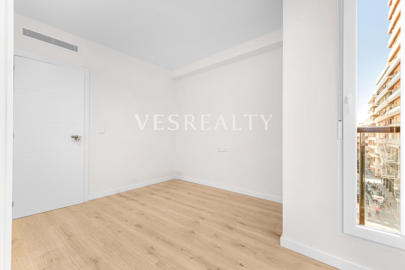 4 slaapkamer Flat te koop in Alicante stad - € 1.080.000 (Ref: 8944763)