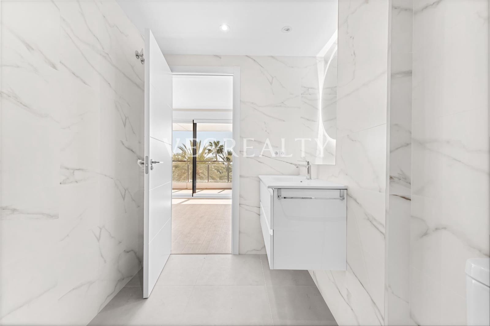 4 slaapkamer Flat te koop in Alicante stad - € 1.080.000 (Ref: 8944763)