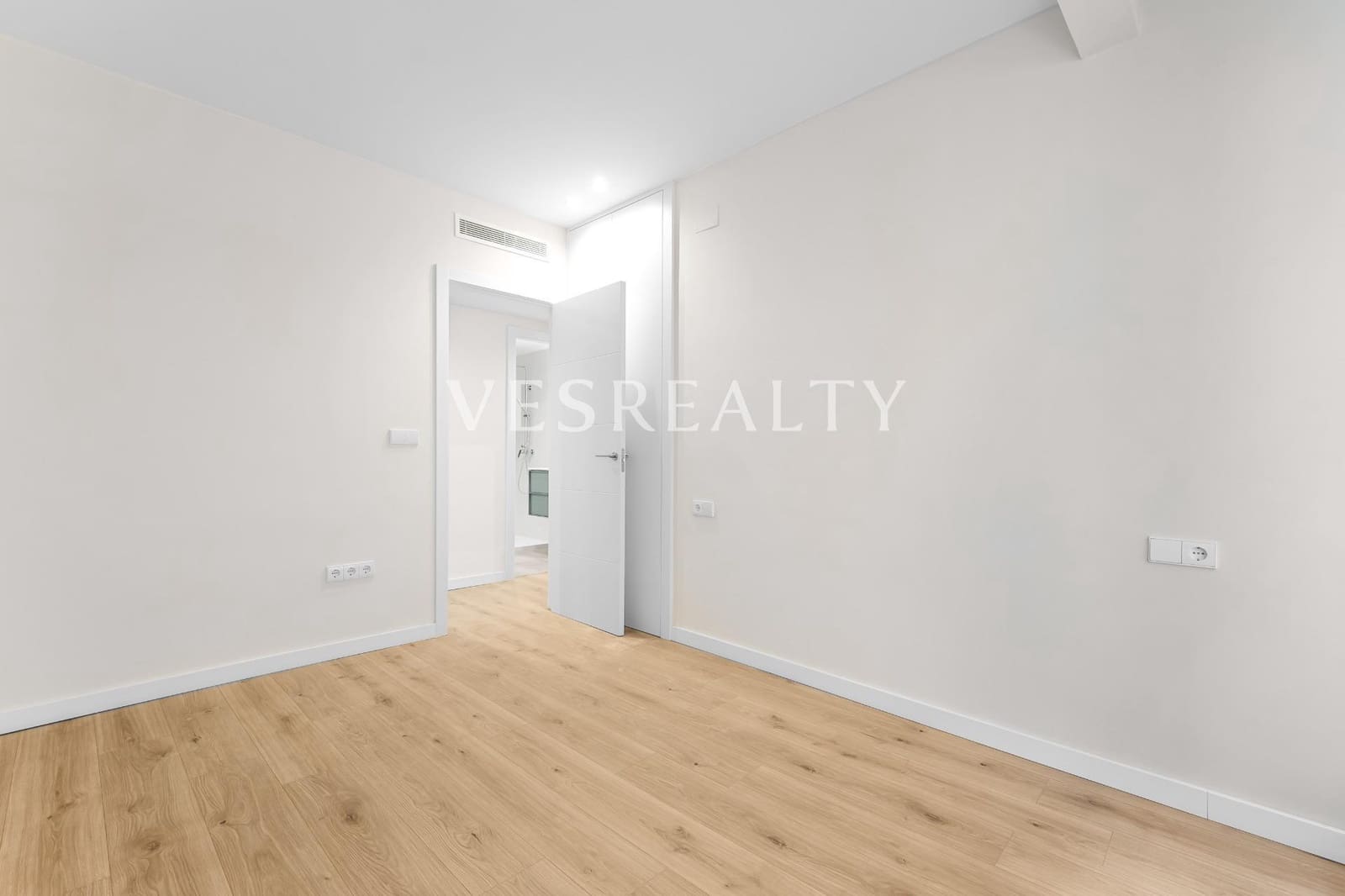 4 slaapkamer Flat te koop in Alicante stad - € 1.080.000 (Ref: 8944763)