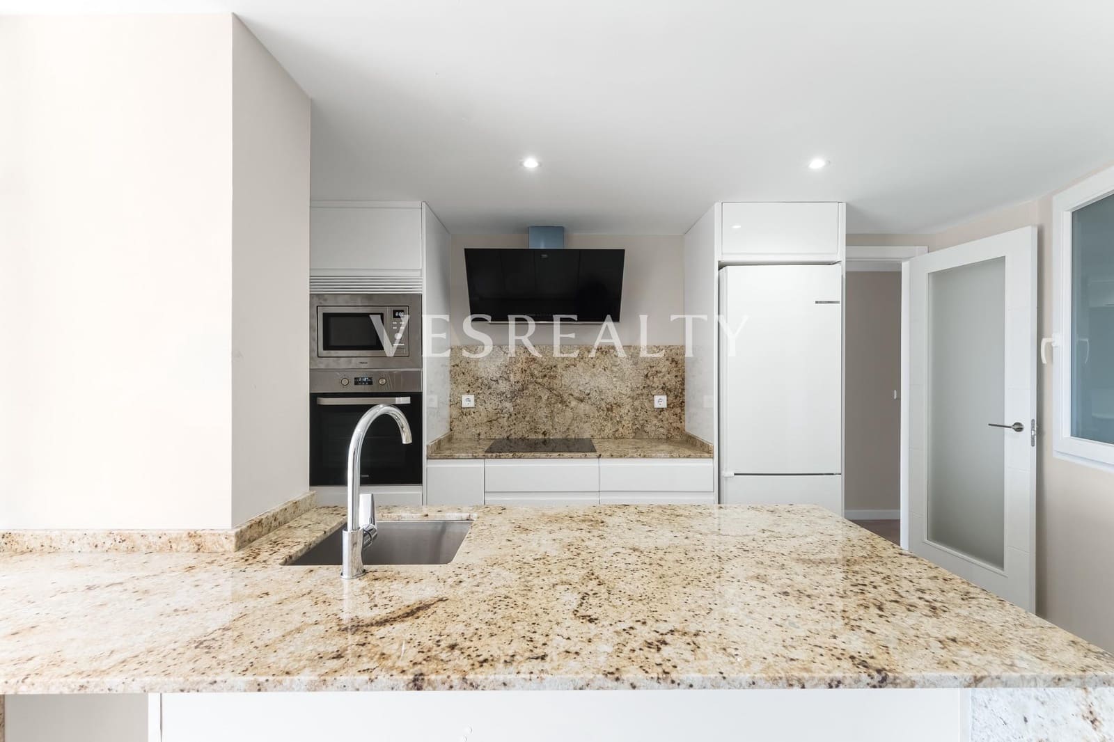 4 slaapkamer Flat te koop in Alicante stad - € 1.080.000 (Ref: 8944763)