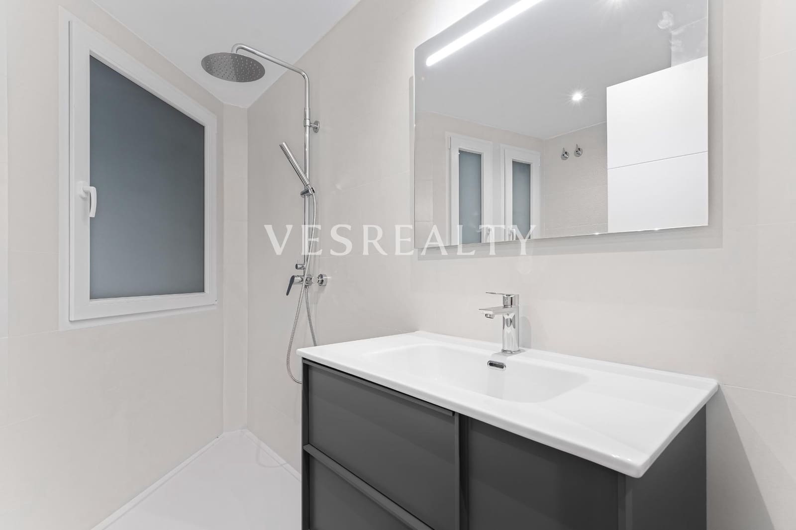 4 slaapkamer Flat te koop in Alicante stad - € 1.080.000 (Ref: 8944763)