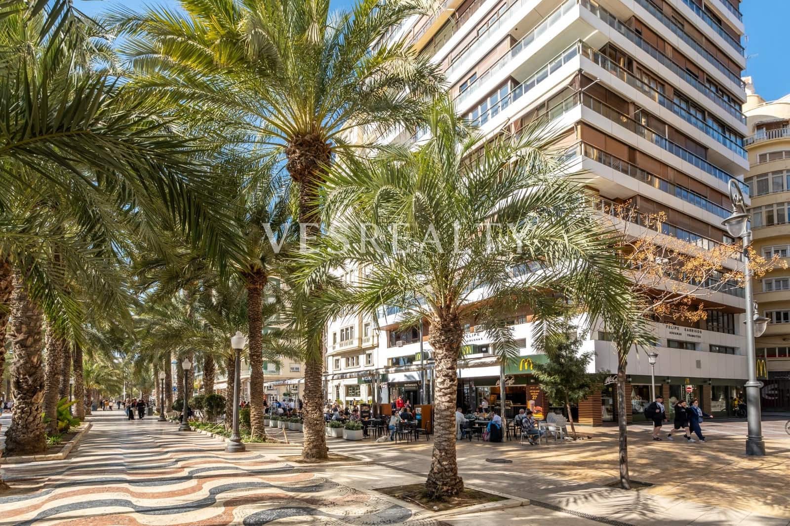 4 slaapkamer Flat te koop in Alicante stad - € 1.080.000 (Ref: 8944763)