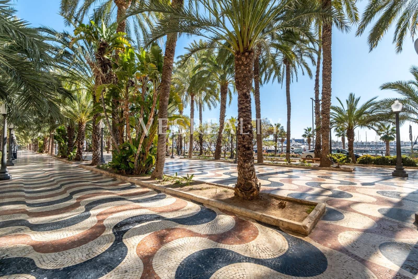 4 slaapkamer Flat te koop in Alicante stad - € 1.080.000 (Ref: 8944763)