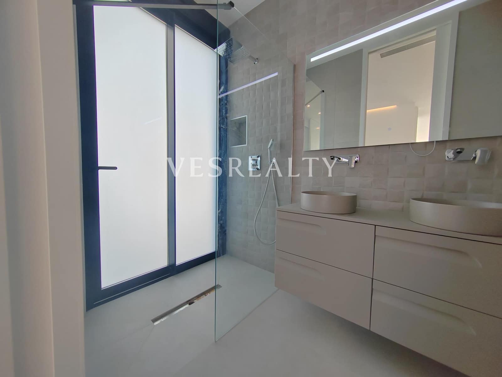 3 makuuhuone Huvila myytävänä paikassa La Font mukana uima-altaan - 950 000 € (Ref: 8944764)