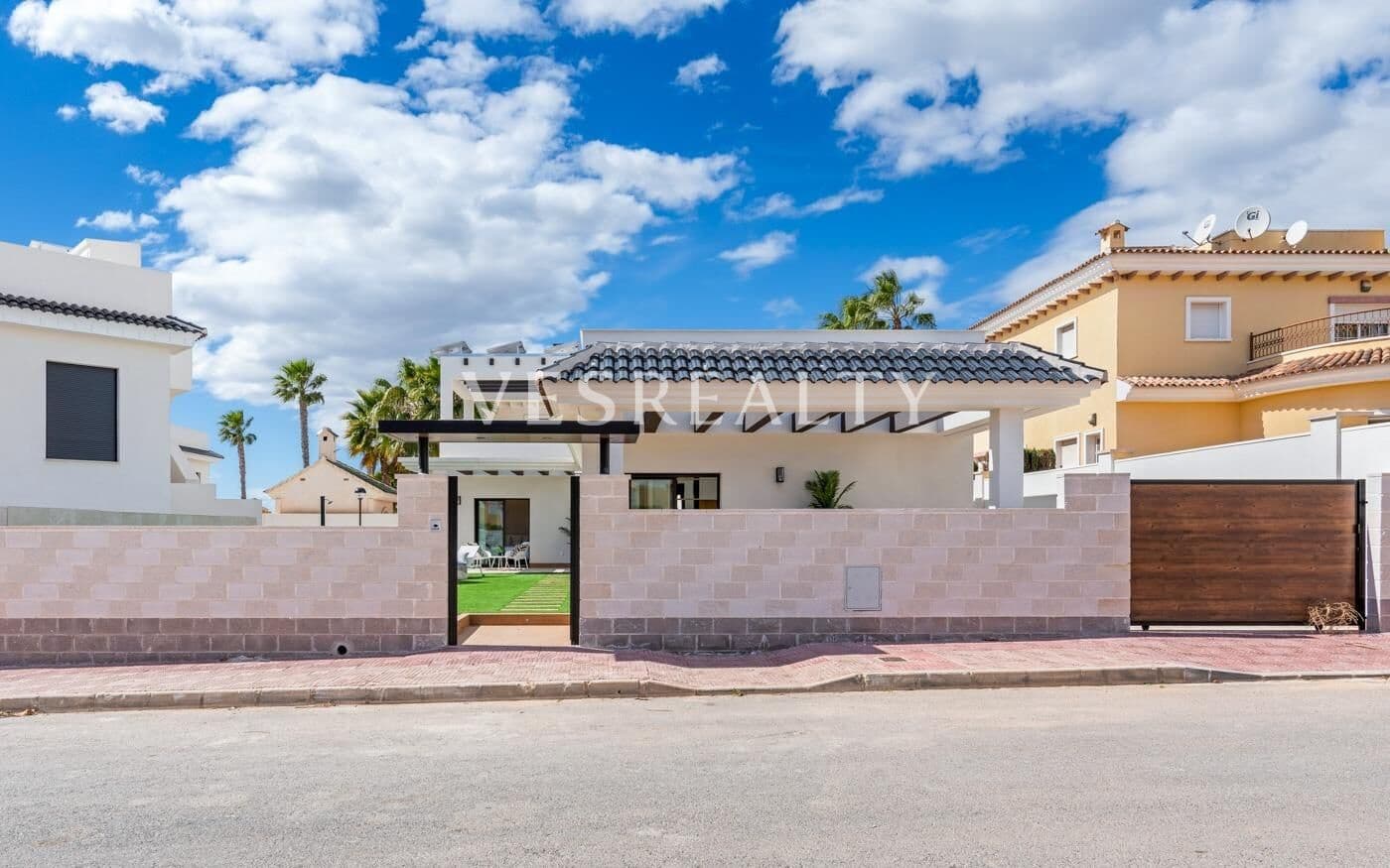 3 Zimmer Villa zu verkaufen in Ciudad Quesada mit Pool - 765.230 € (Ref: 8944781)