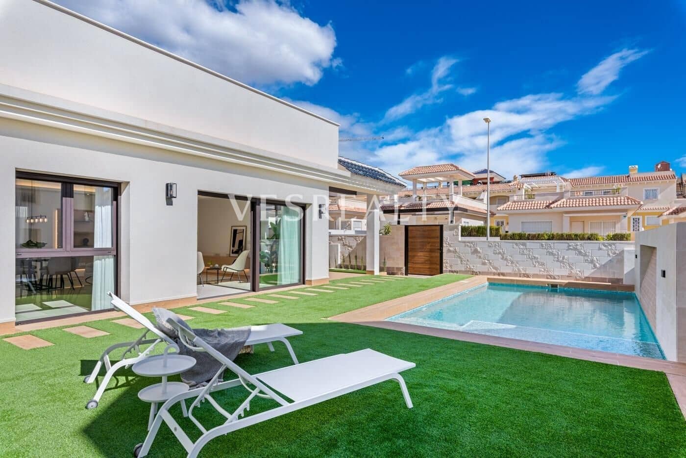 3 Zimmer Villa zu verkaufen in Ciudad Quesada mit Pool - 765.230 € (Ref: 8944781)