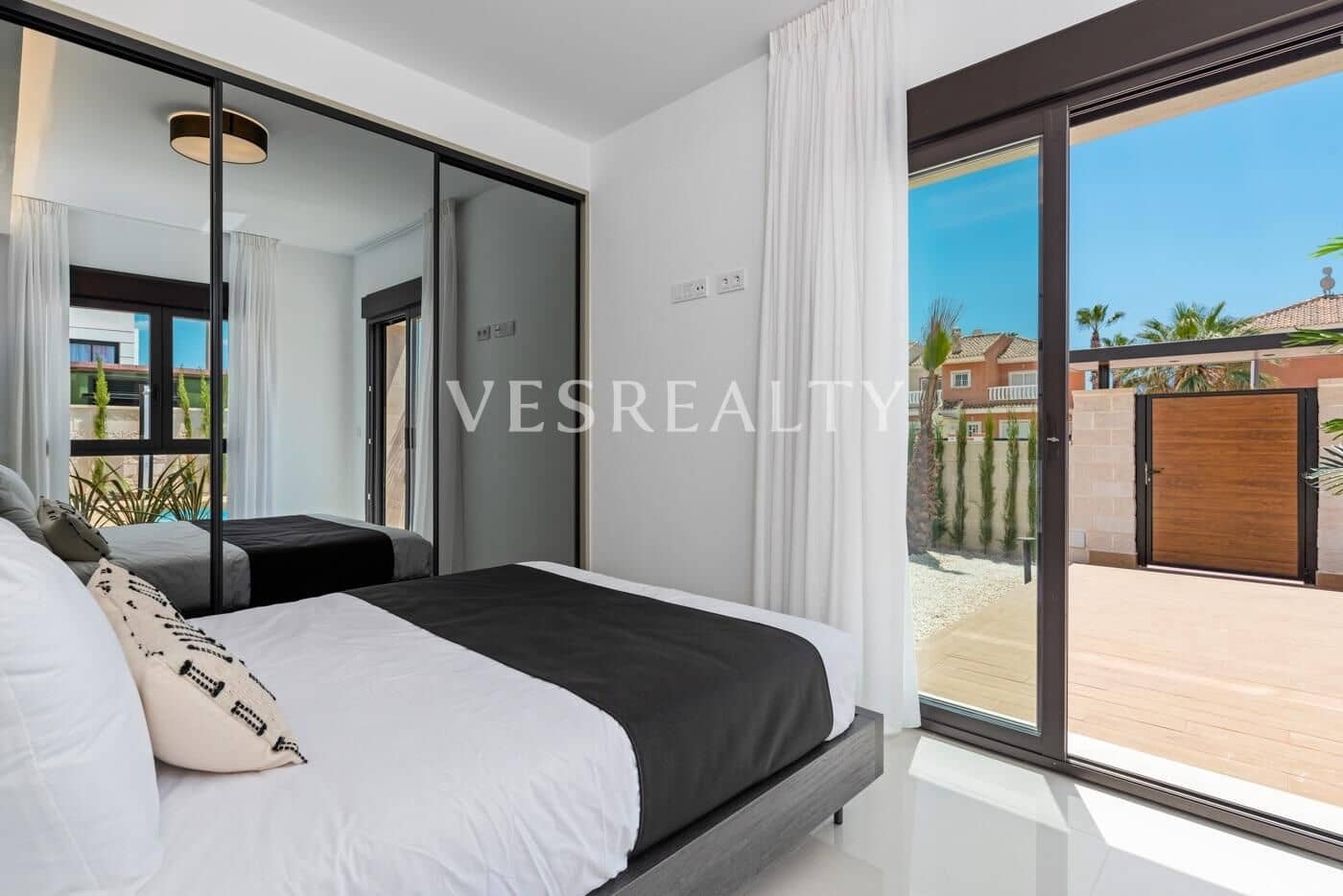 Chalet de 3 habitaciones en Ciudad Quesada en venta con piscina - 869.555 € (Ref: 8944783)