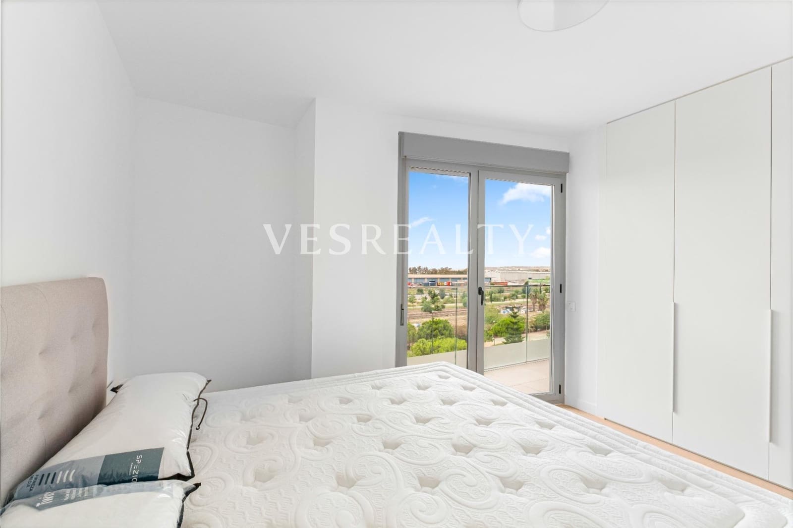 2 quarto Apartamento para arrendar em Alicante cidade com piscina - 2 000 € (Ref: 8944790)