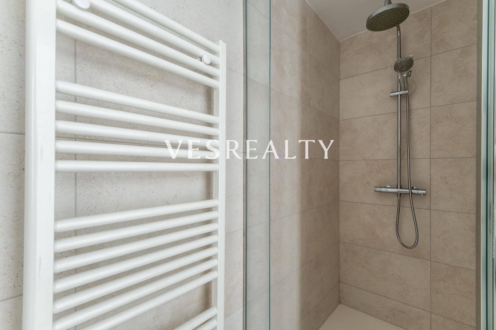2 quarto Apartamento para arrendar em Alicante cidade com piscina - 2 000 € (Ref: 8944790)