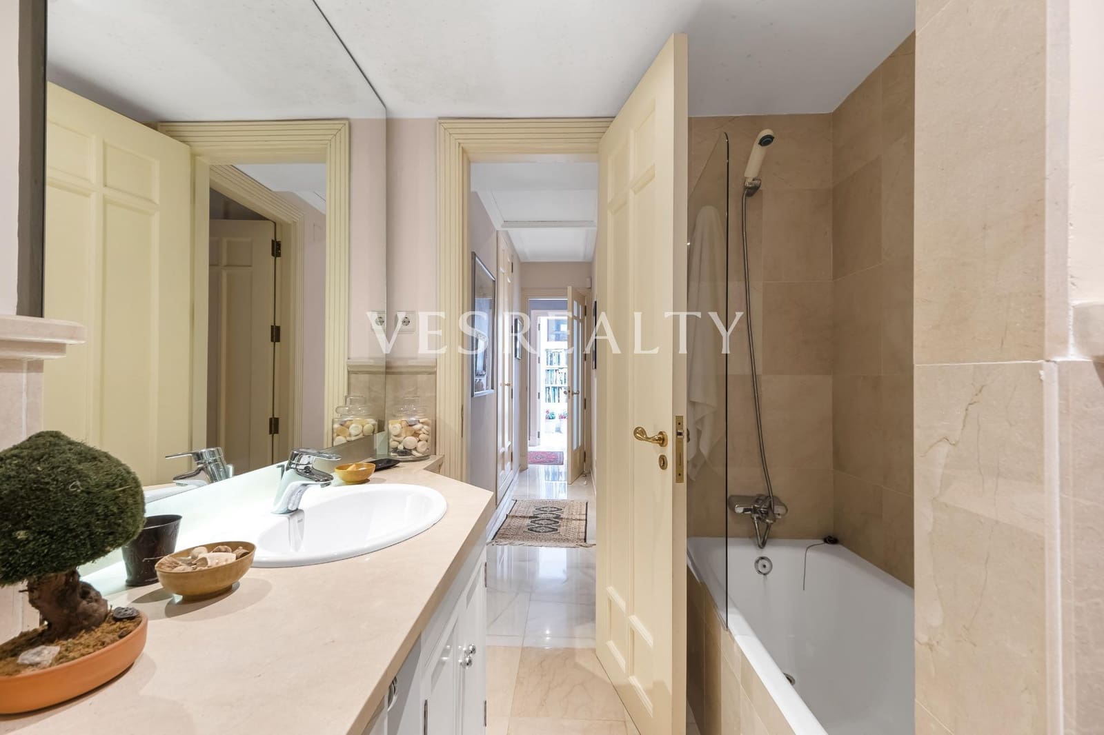 6 bedroom Villa for sale in Playa de San Juan with pool garage - € 3,800,000 (Ref: 8944792)