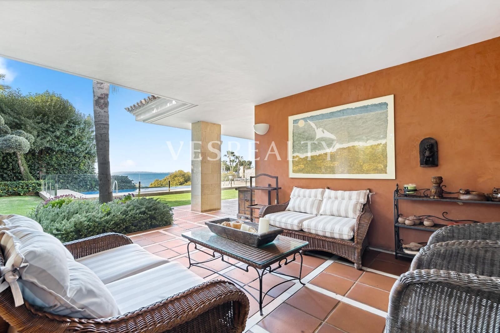 6 bedroom Villa for sale in Playa de San Juan with pool garage - € 3,800,000 (Ref: 8944792)