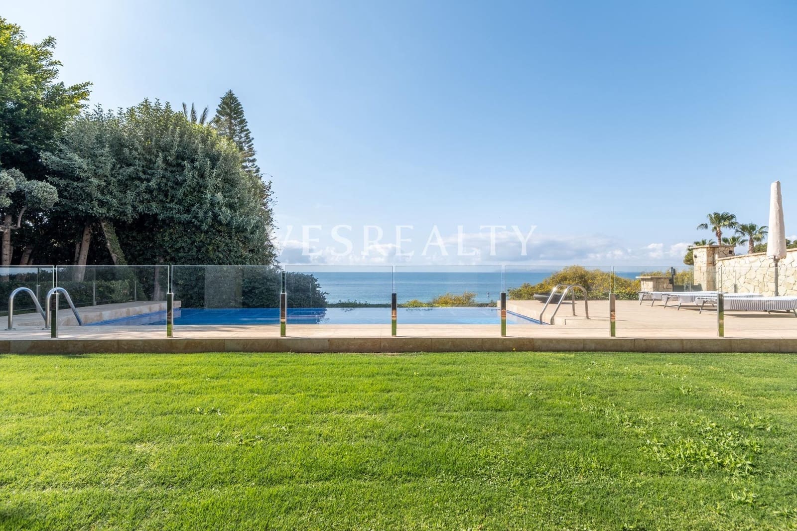 6 bedroom Villa for sale in Playa de San Juan with pool garage - € 3,800,000 (Ref: 8944792)