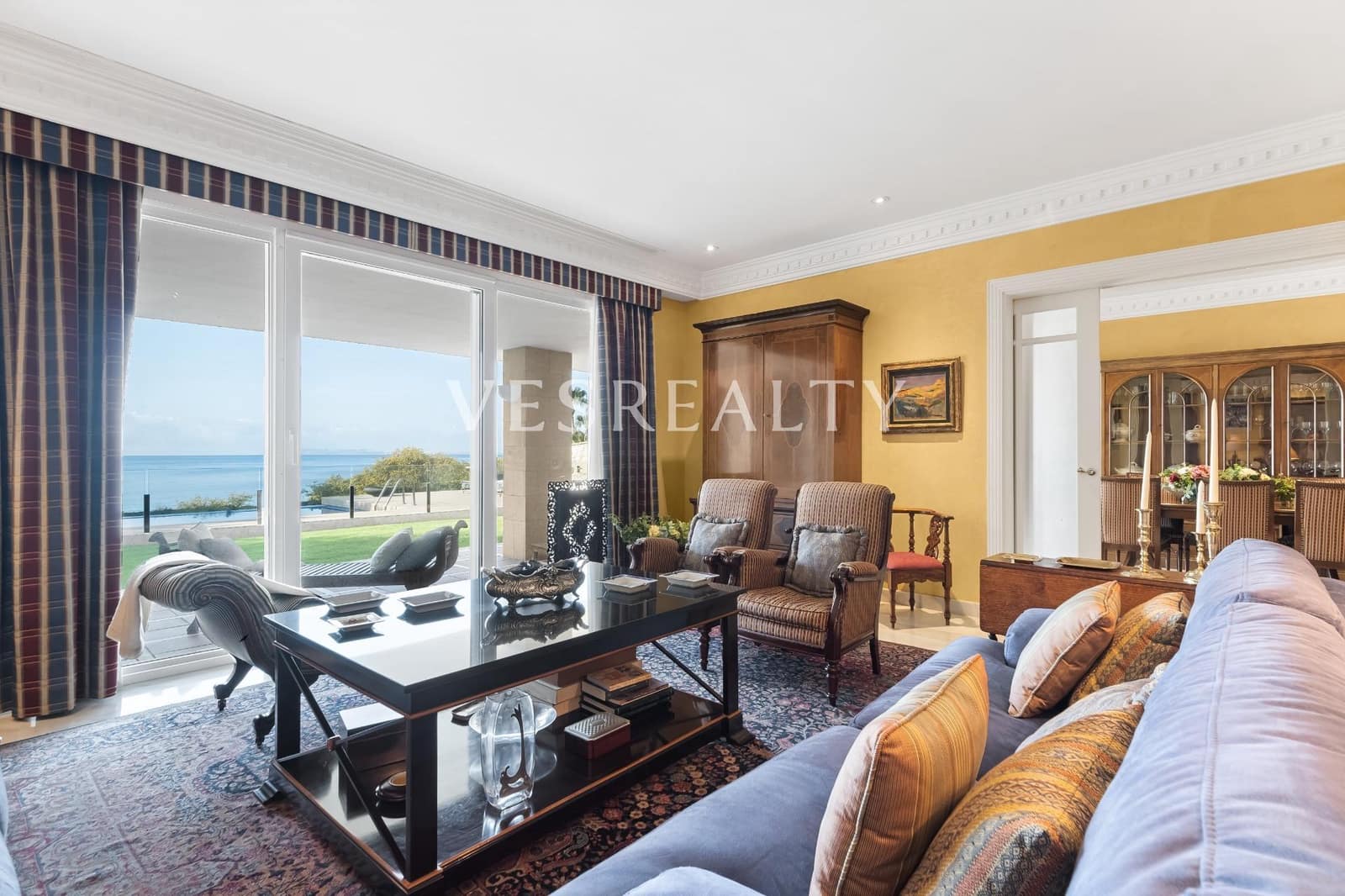 6 bedroom Villa for sale in Playa de San Juan with pool garage - € 3,800,000 (Ref: 8944792)