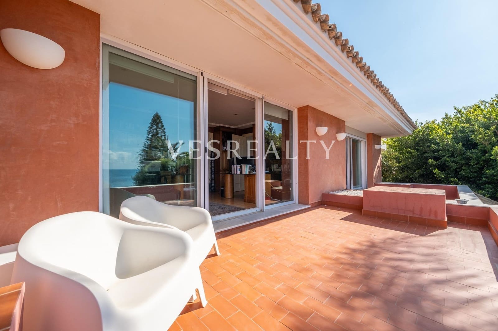 6 bedroom Villa for sale in Playa de San Juan with pool garage - € 3,800,000 (Ref: 8944792)