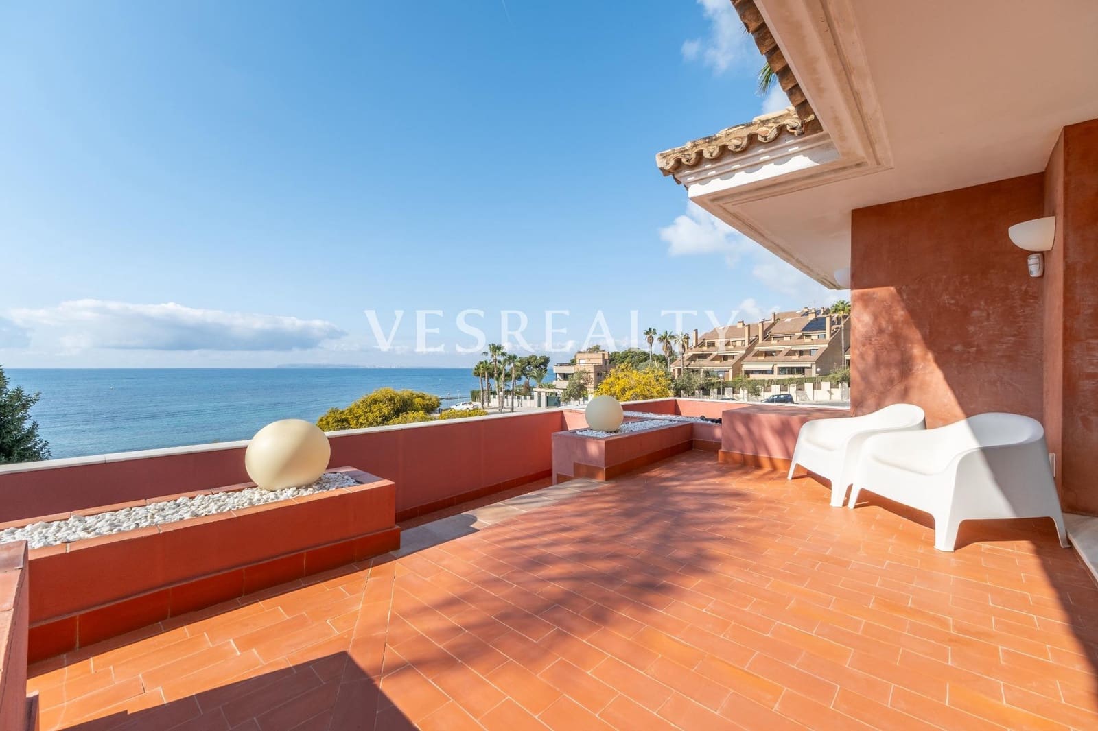 6 bedroom Villa for sale in Playa de San Juan with pool garage - € 3,800,000 (Ref: 8944792)