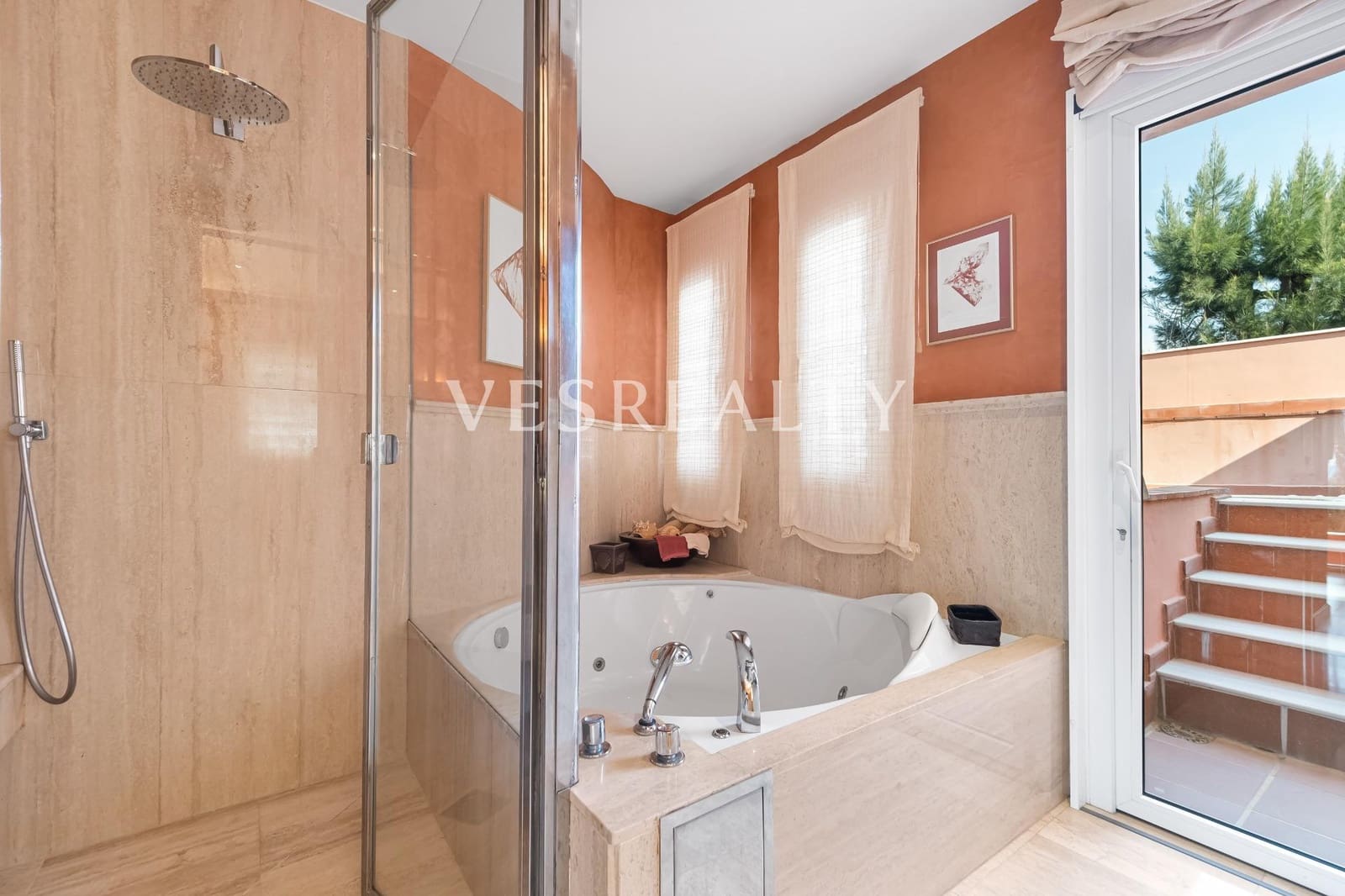6 bedroom Villa for sale in Playa de San Juan with pool garage - € 3,800,000 (Ref: 8944792)