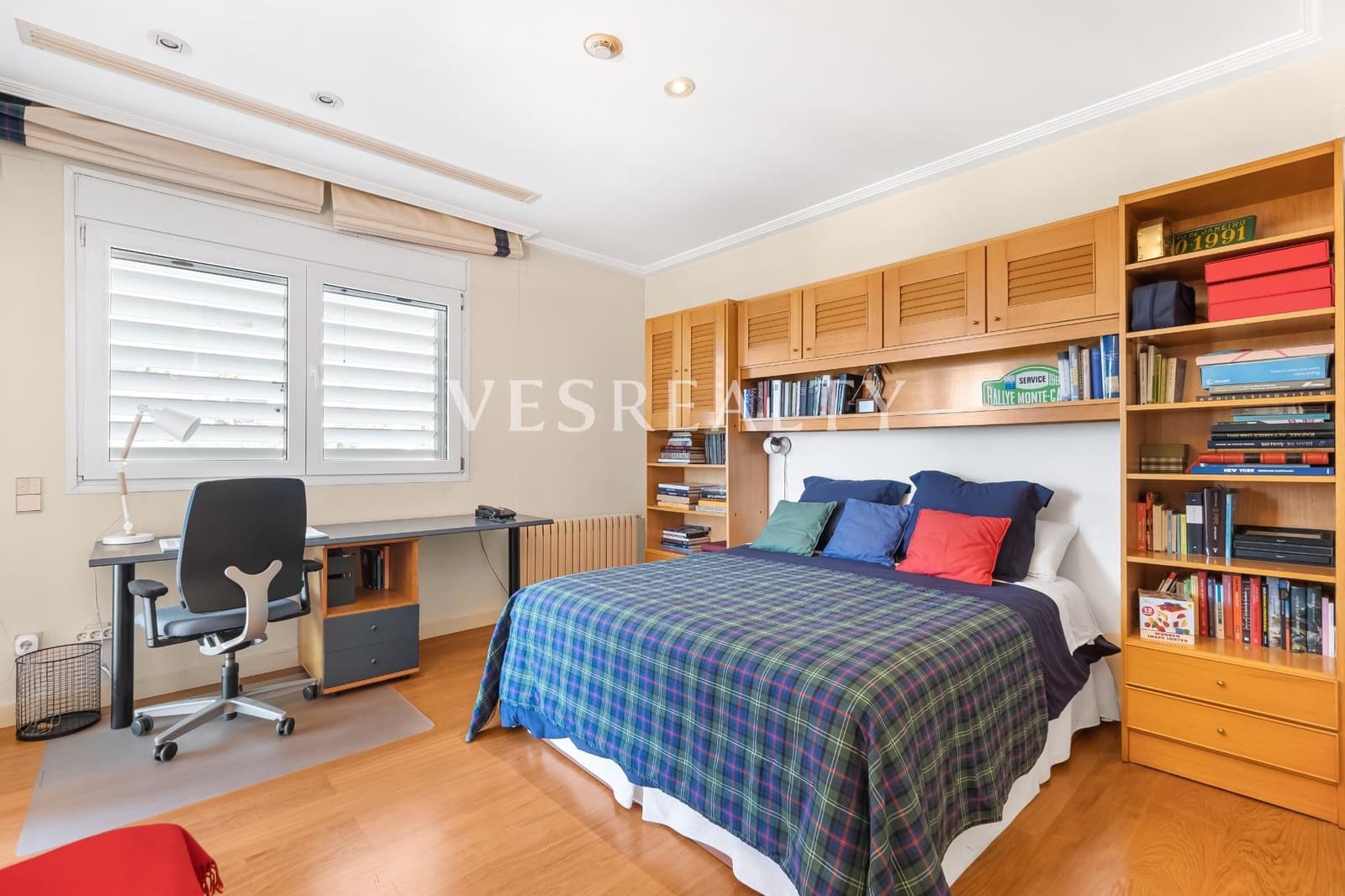 6 bedroom Villa for sale in Playa de San Juan with pool garage - € 3,800,000 (Ref: 8944792)