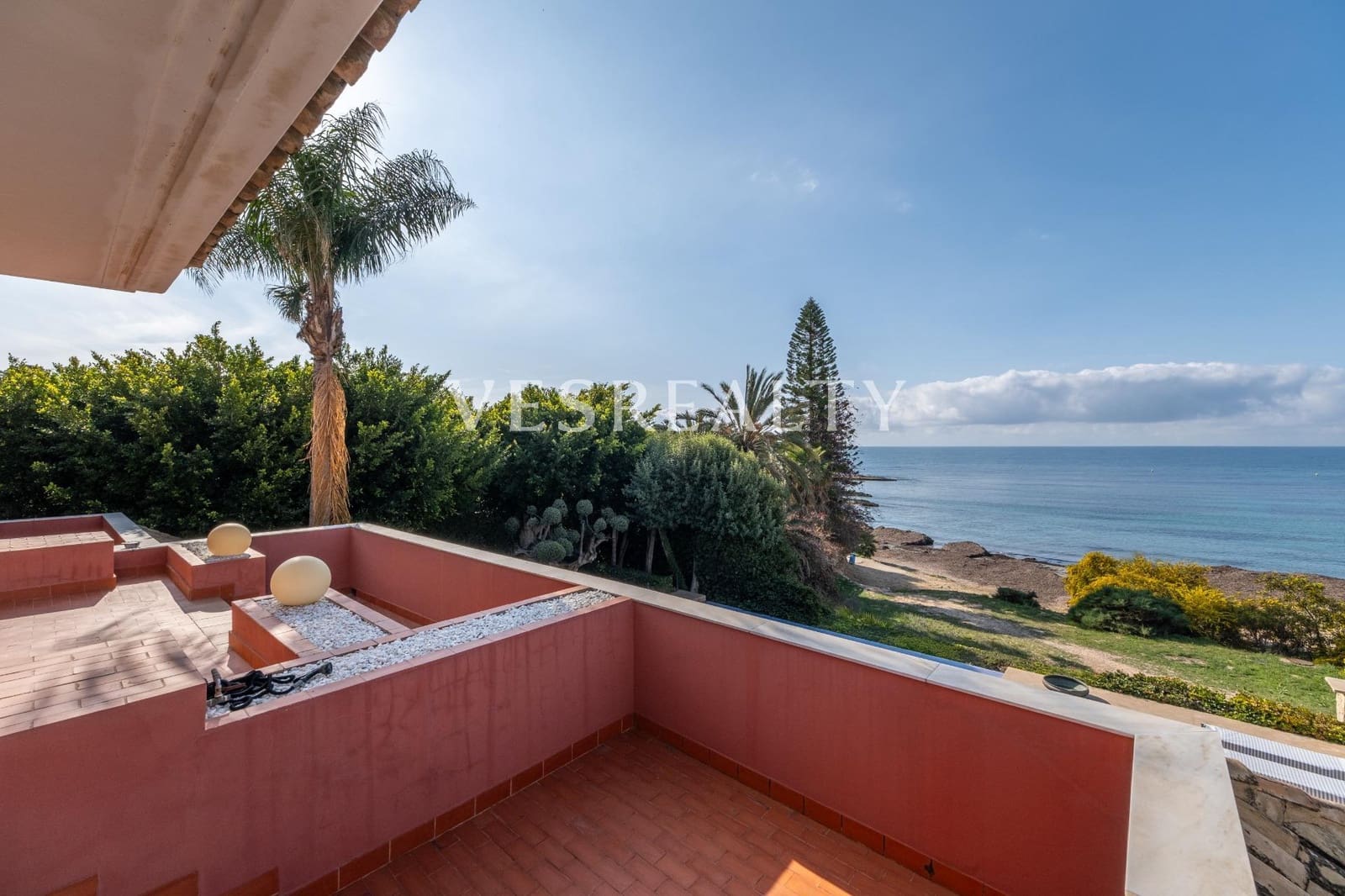 6 bedroom Villa for sale in Playa de San Juan with pool garage - € 3,800,000 (Ref: 8944792)