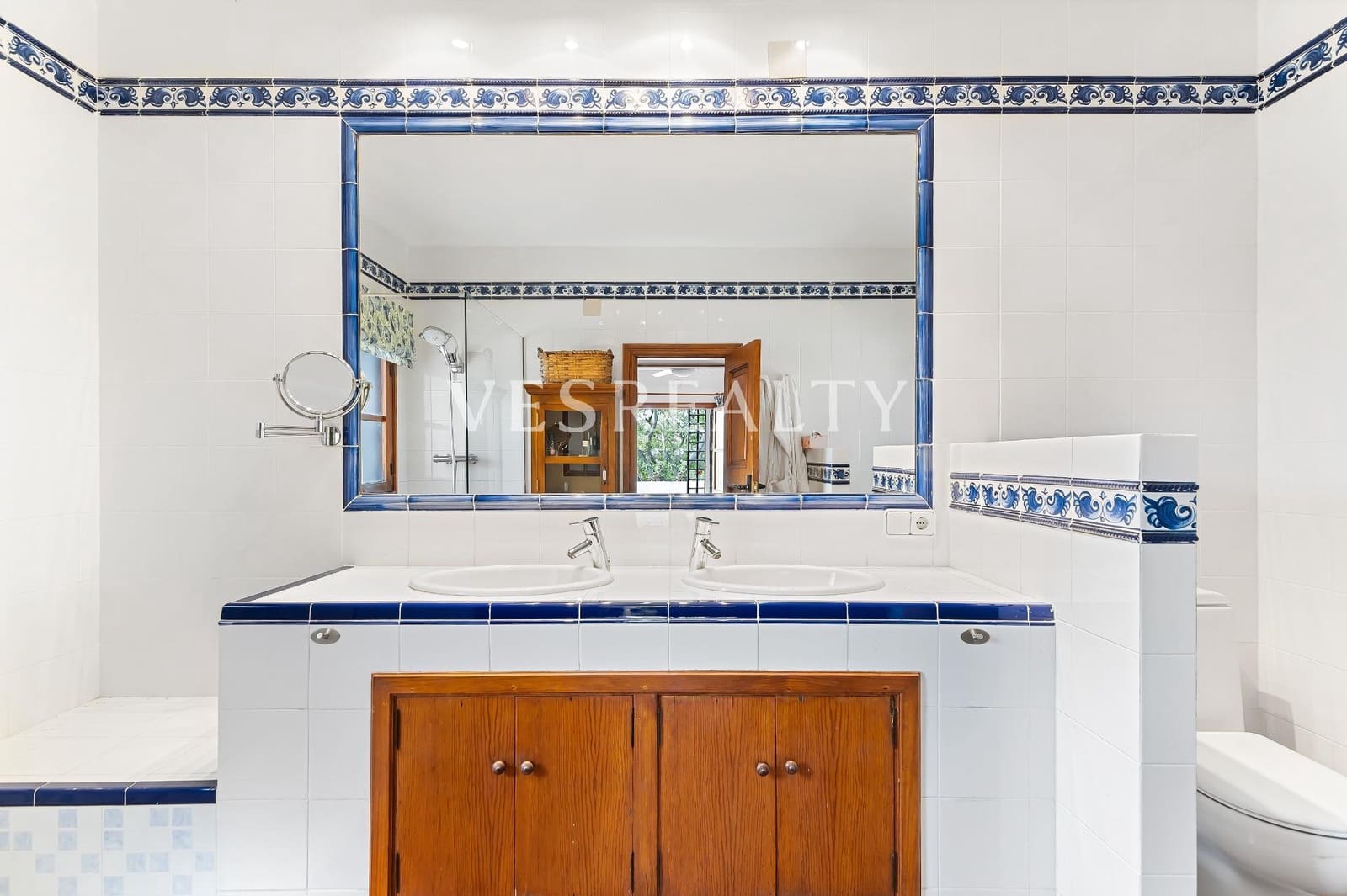 5 bedroom Villa for sale in Alicante / Alacant city with pool garage - € 1,550,000 (Ref: 8944833)