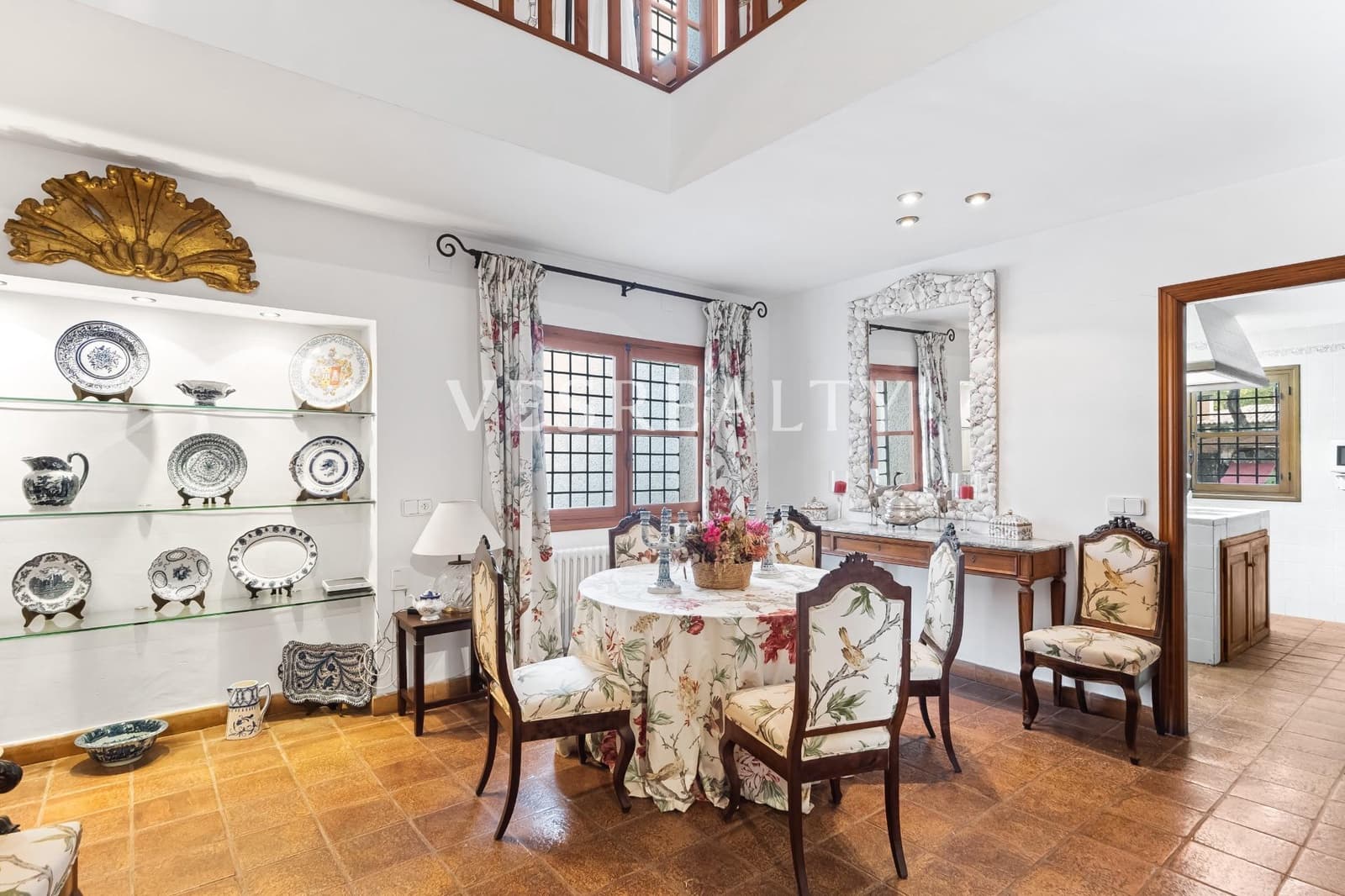 5 bedroom Villa for sale in Alicante / Alacant city with pool garage - € 1,550,000 (Ref: 8944833)