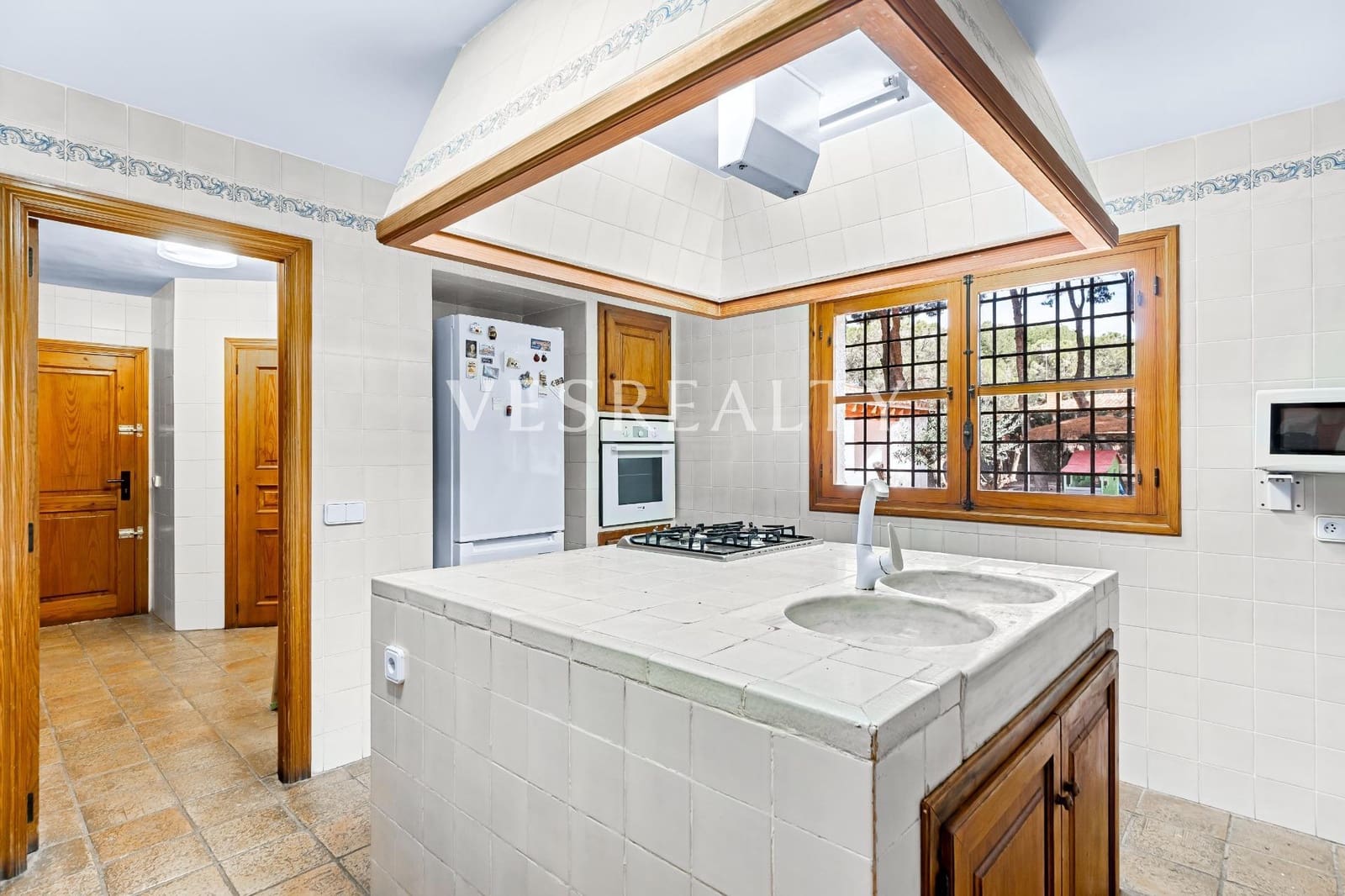 5 bedroom Villa for sale in Alicante / Alacant city with pool garage - € 1,550,000 (Ref: 8944833)