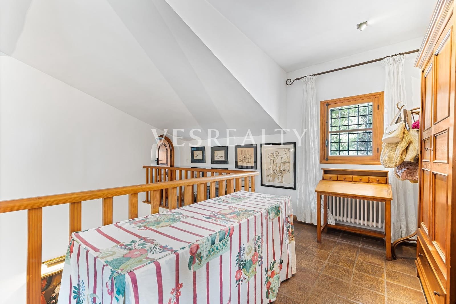 5 bedroom Villa for sale in Alicante / Alacant city with pool garage - € 1,550,000 (Ref: 8944833)