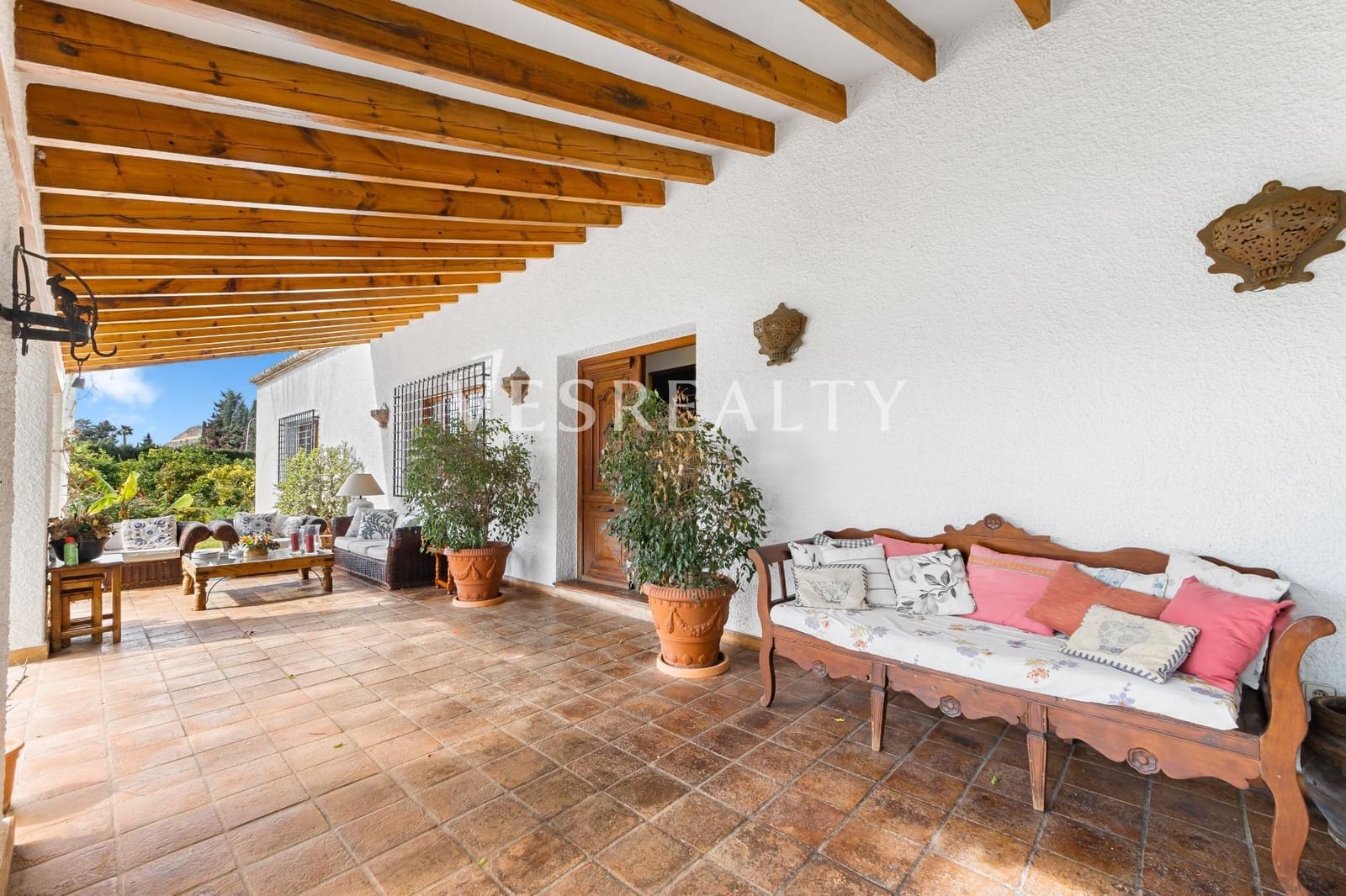 5 bedroom Villa for sale in Alicante / Alacant city with pool garage - € 1,550,000 (Ref: 8944833)