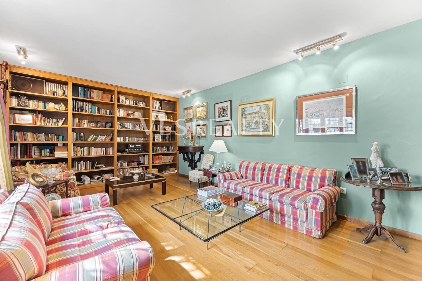 5 bedroom Villa for sale in Alicante / Alacant city with pool garage - € 1,550,000 (Ref: 8944833)