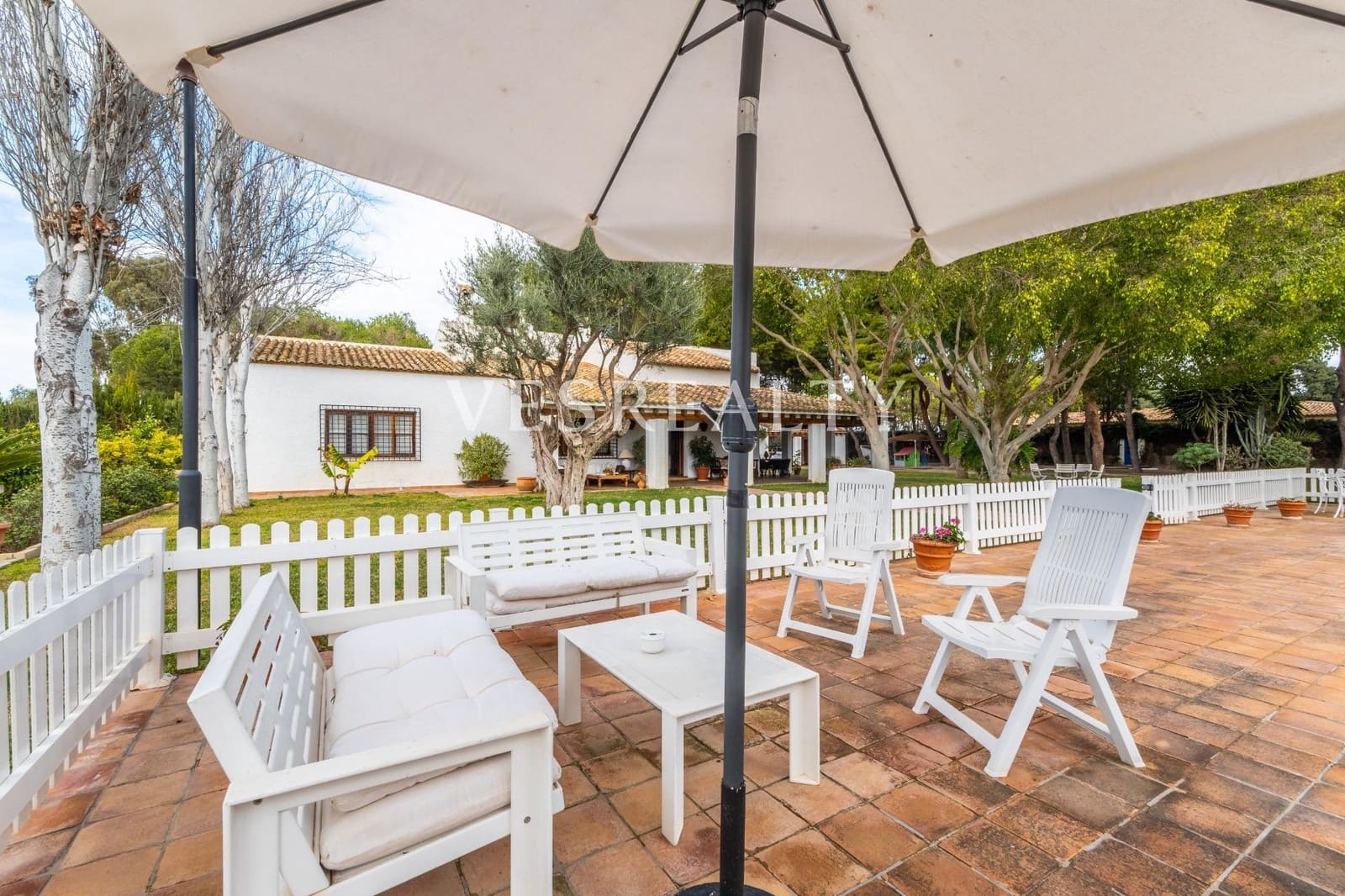 5 bedroom Villa for sale in Alicante / Alacant city with pool garage - € 1,550,000 (Ref: 8944833)