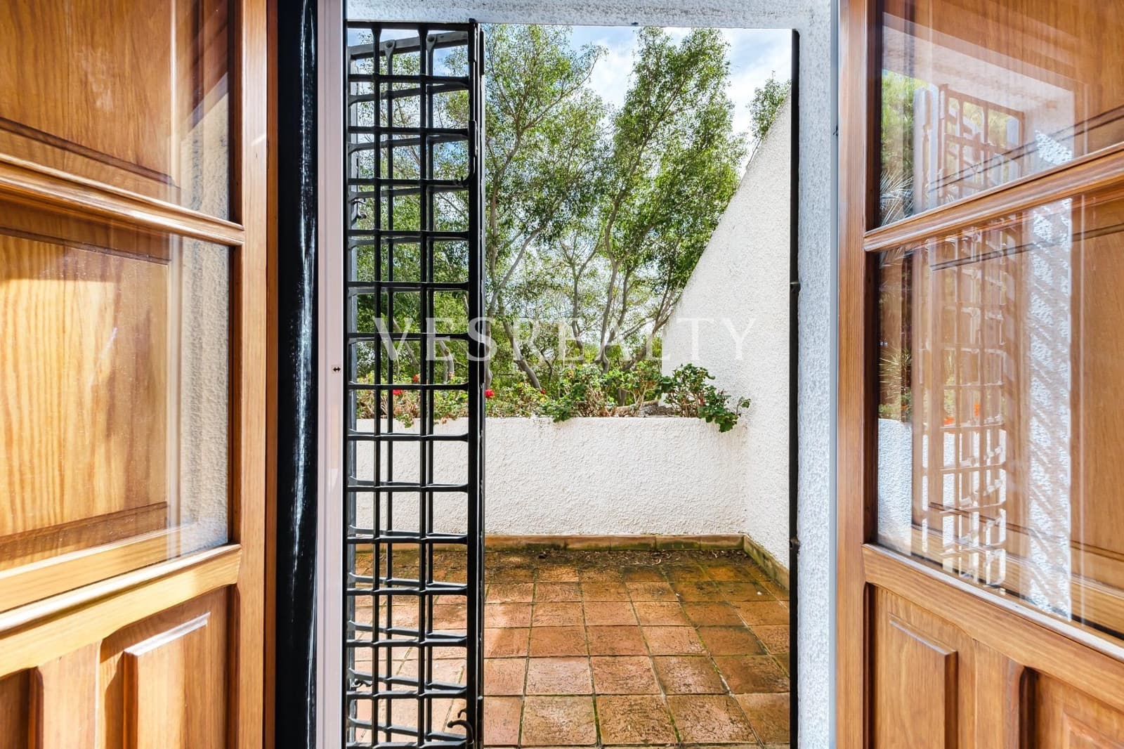 5 bedroom Villa for sale in Alicante / Alacant city with pool garage - € 1,550,000 (Ref: 8944833)