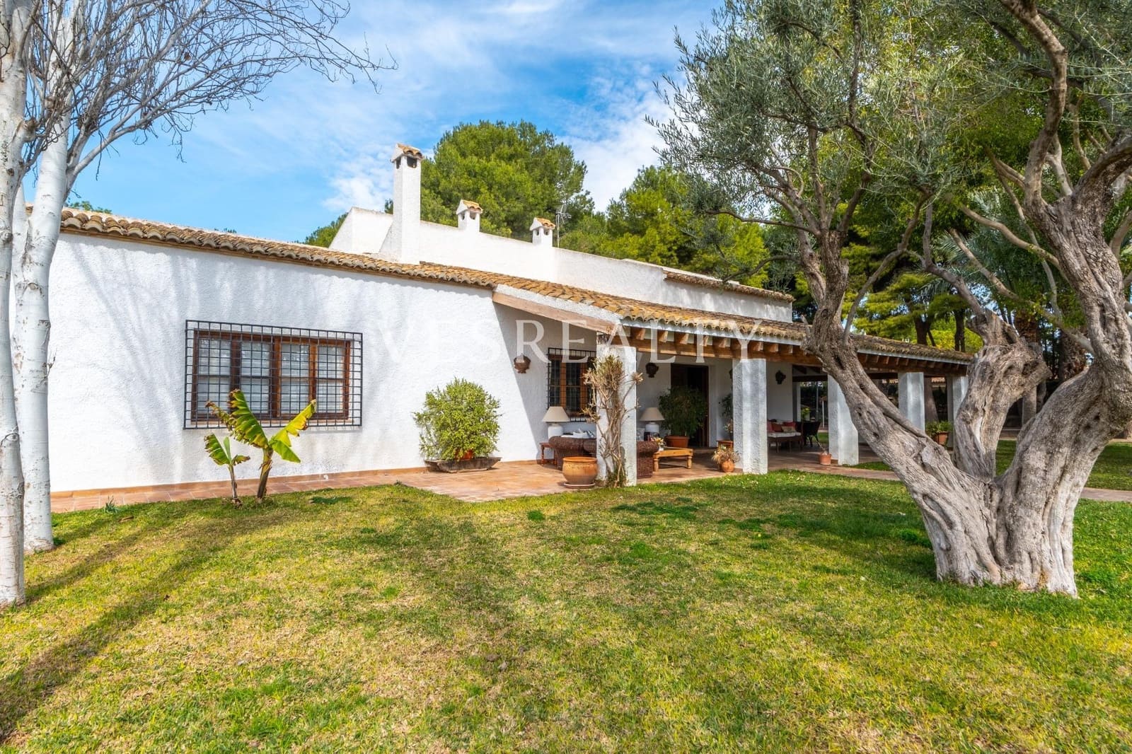 5 bedroom Villa for sale in Alicante / Alacant city with pool garage - € 1,550,000 (Ref: 8944833)