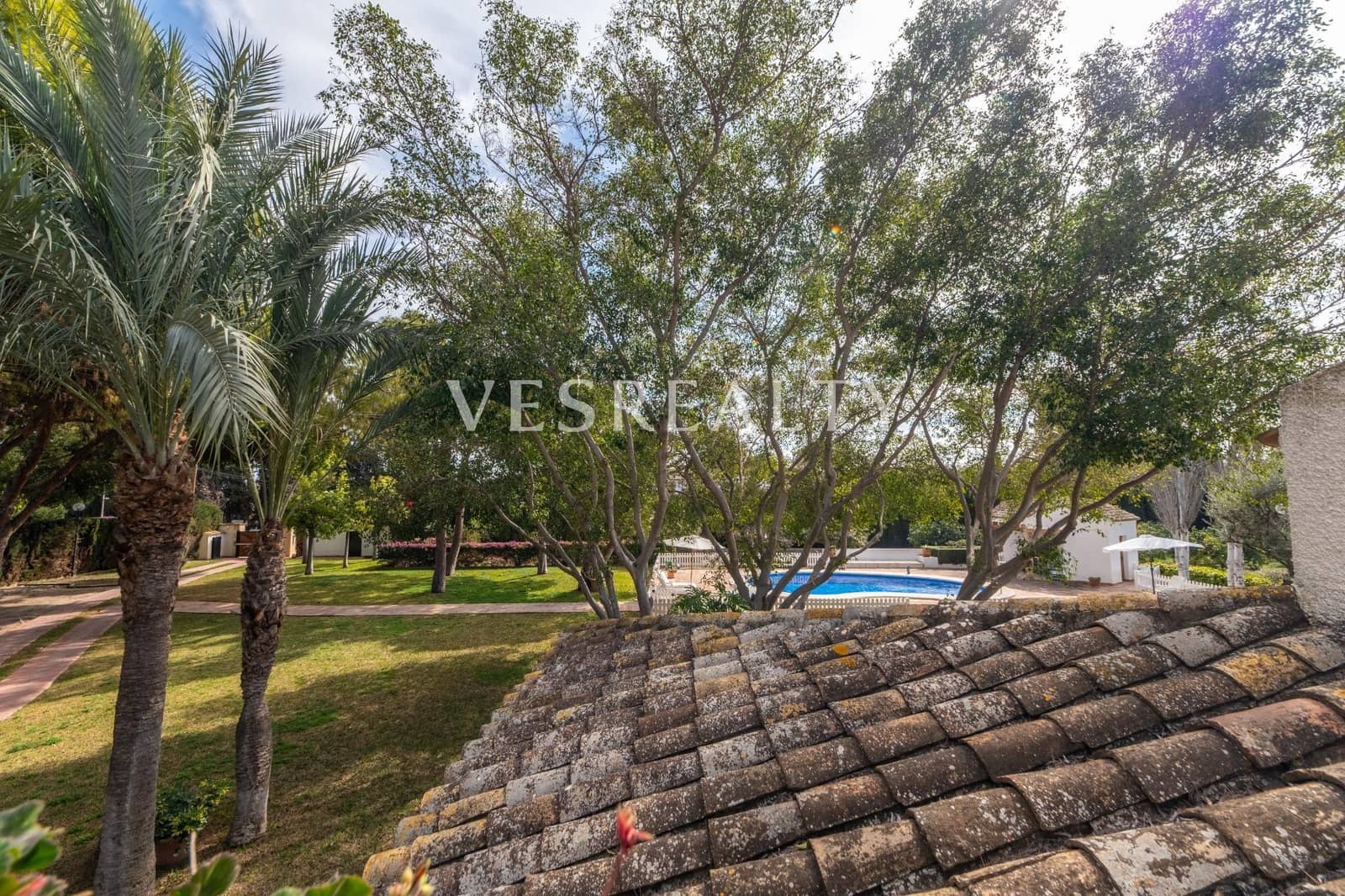 5 bedroom Villa for sale in Alicante / Alacant city with pool garage - € 1,550,000 (Ref: 8944833)