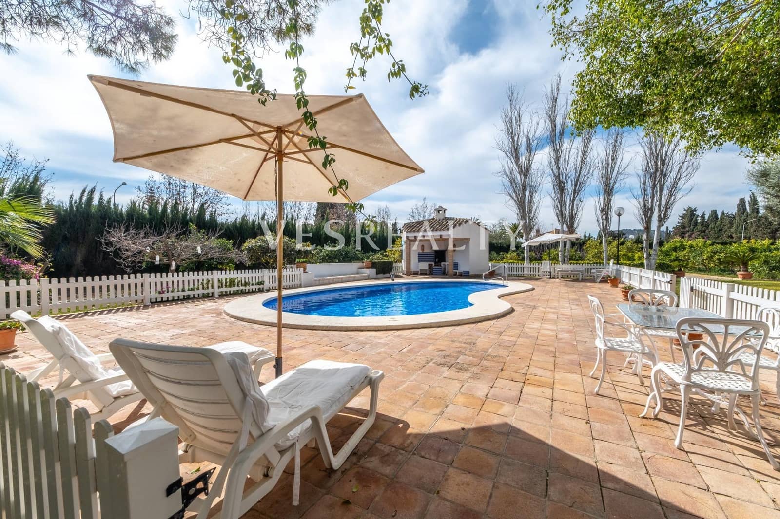 5 bedroom Villa for sale in Alicante / Alacant city with pool garage - € 1,550,000 (Ref: 8944833)