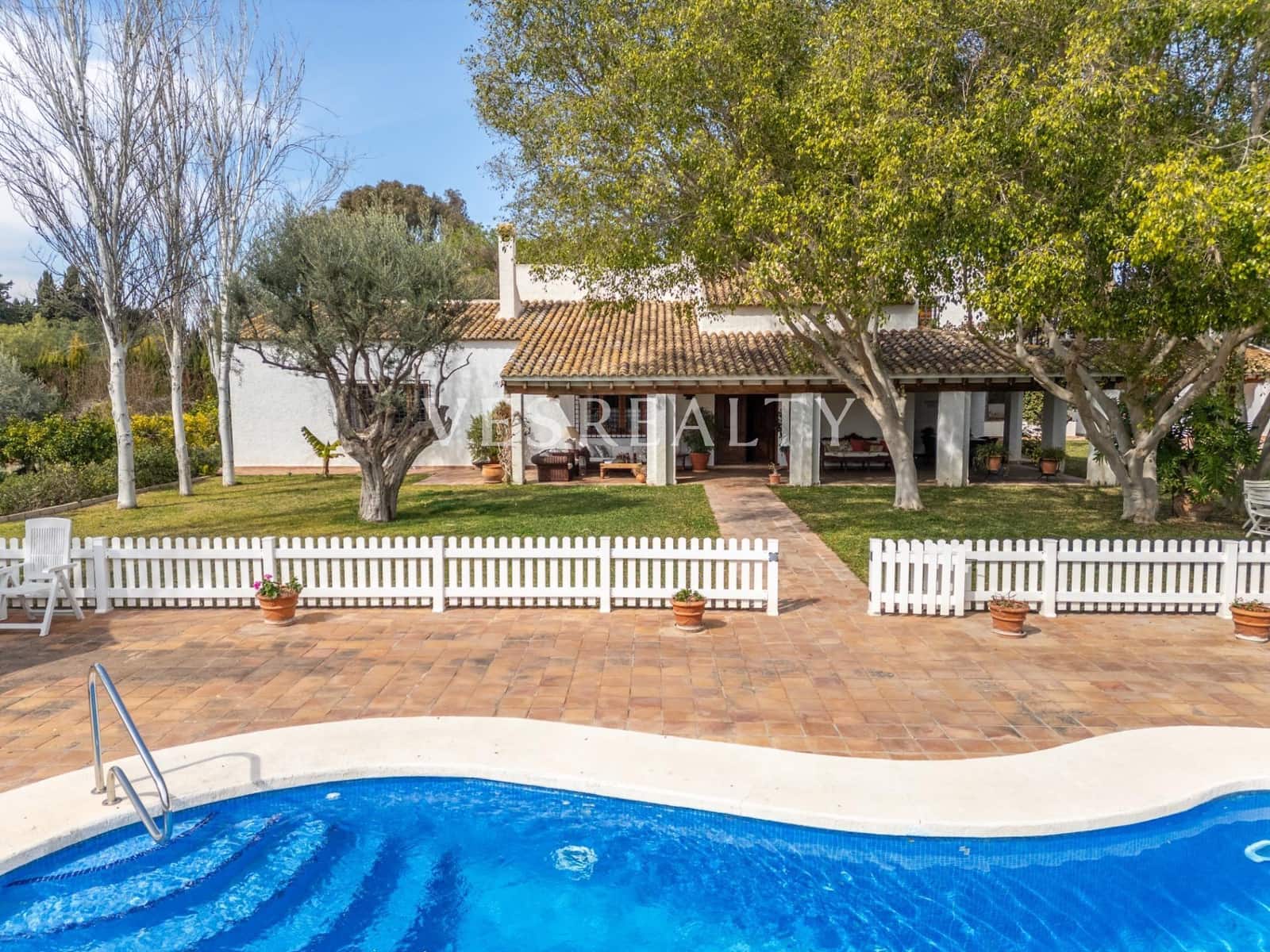 5 bedroom Villa for sale in Alicante / Alacant city with pool garage - € 1,550,000 (Ref: 8944833)
