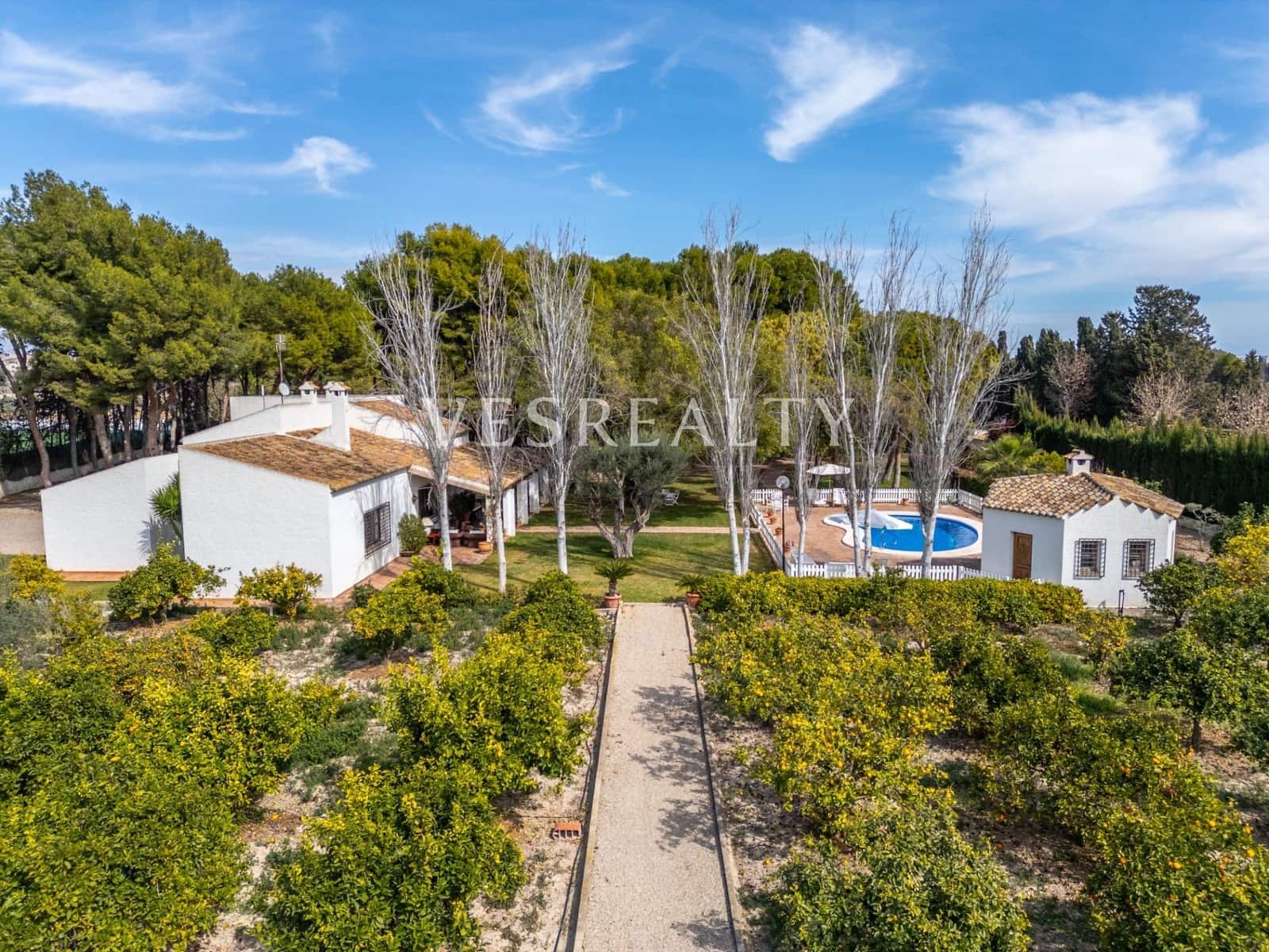 5 bedroom Villa for sale in Alicante / Alacant city with pool garage - € 1,550,000 (Ref: 8944833)