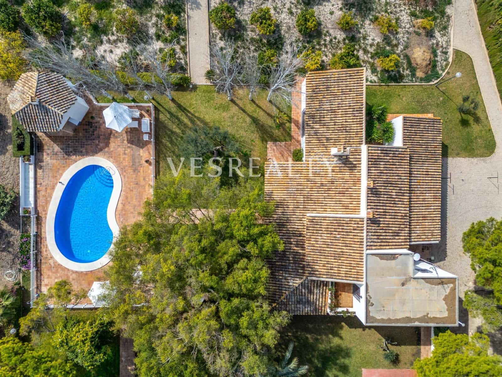 5 bedroom Villa for sale in Alicante / Alacant city with pool garage - € 1,550,000 (Ref: 8944833)