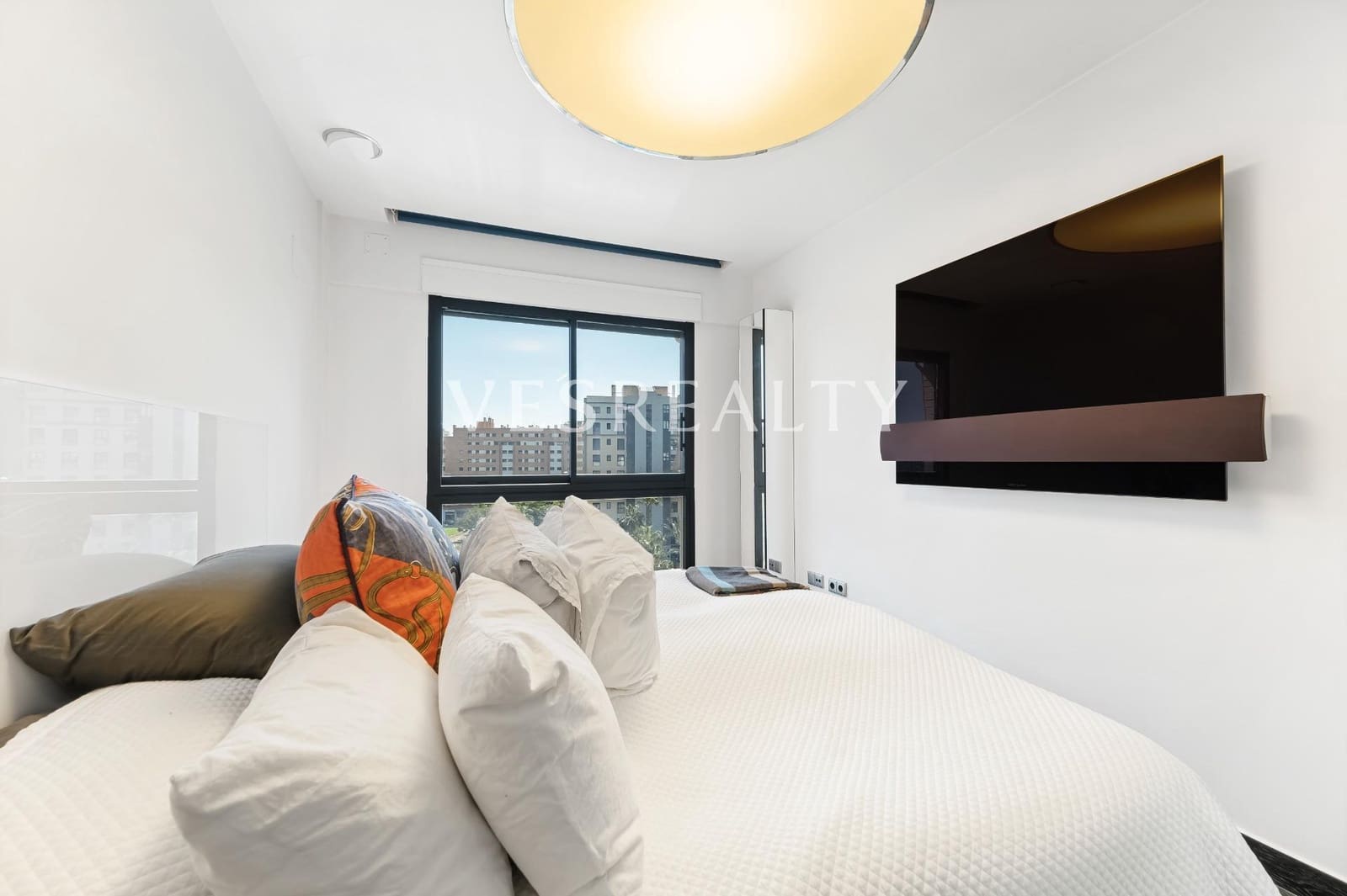 2 bedroom Flat for sale in Alicante / Alacant city with pool garage - € 600,000 (Ref: 8944835)