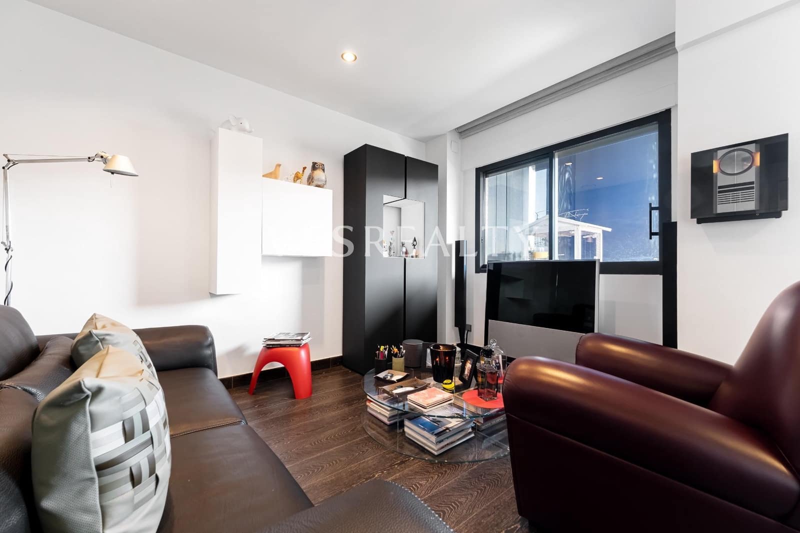 2 bedroom Flat for sale in Alicante / Alacant city with pool garage - € 600,000 (Ref: 8944835)
