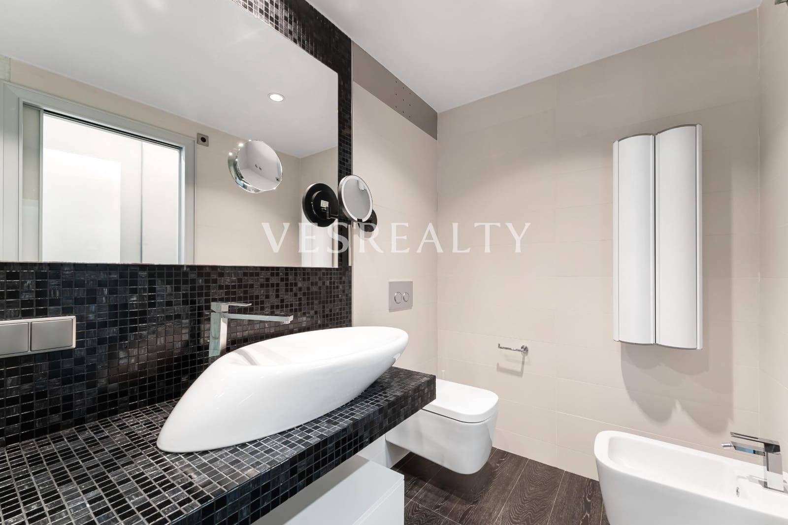 2 bedroom Flat for sale in Alicante / Alacant city with pool garage - € 600,000 (Ref: 8944835)